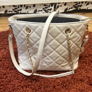 • Versona Purse •